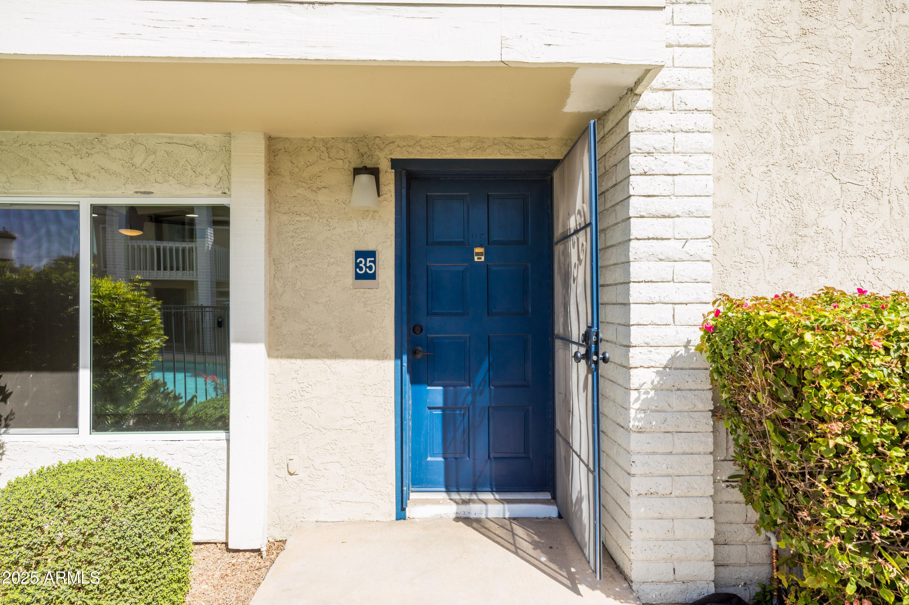 610 E Montebello Avenue 35
