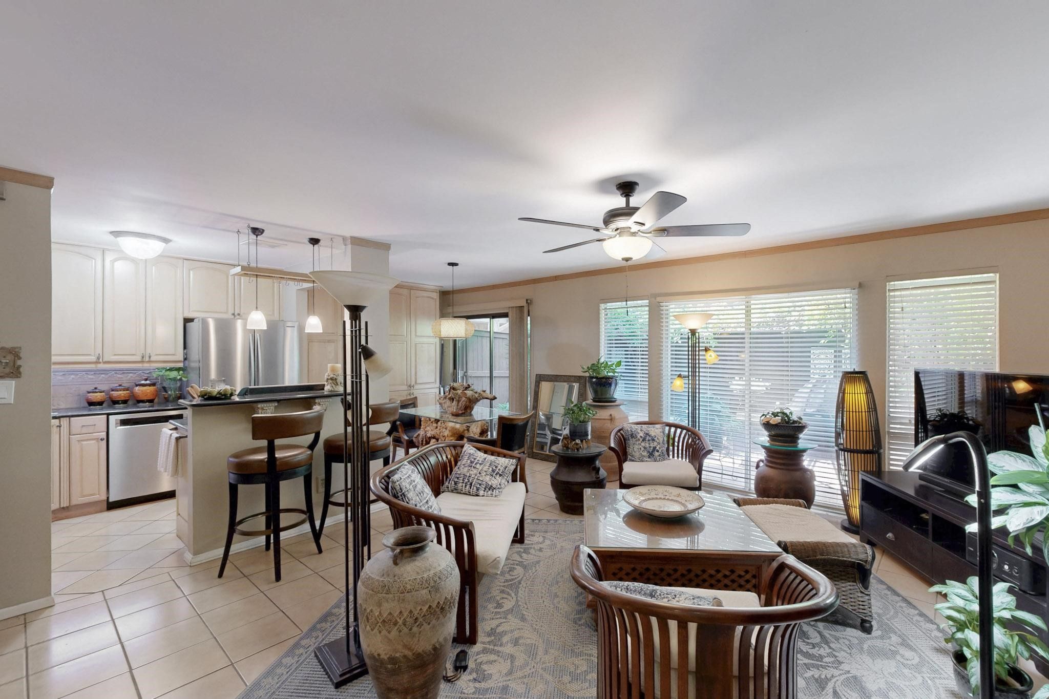 4112 Bowser Avenue 105