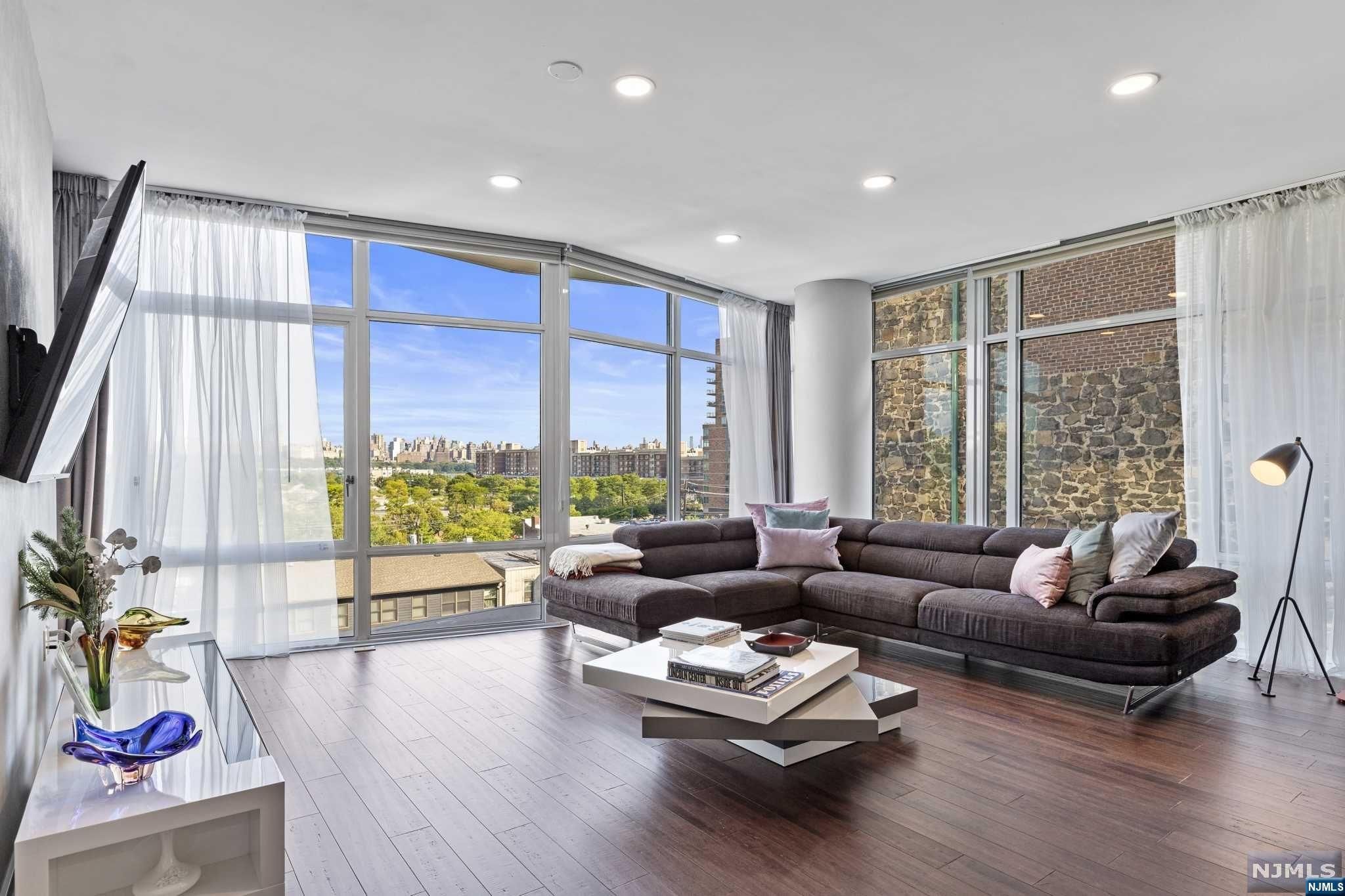 100 Thompson Lane 4A