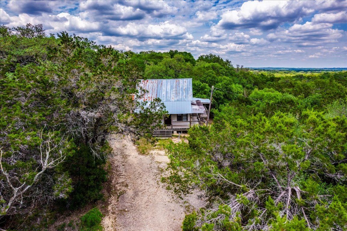 990 Oak Meadows