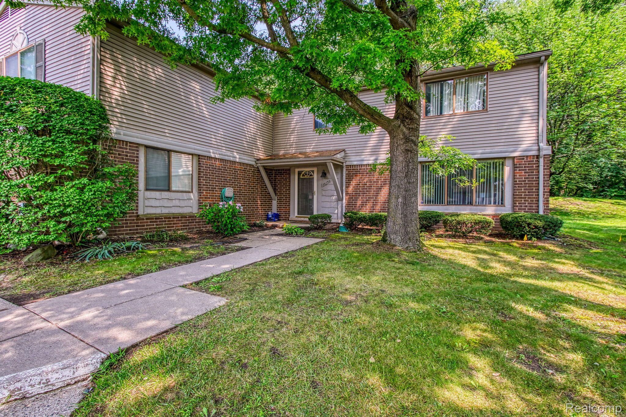 26752 Farmbrook Villa Drive