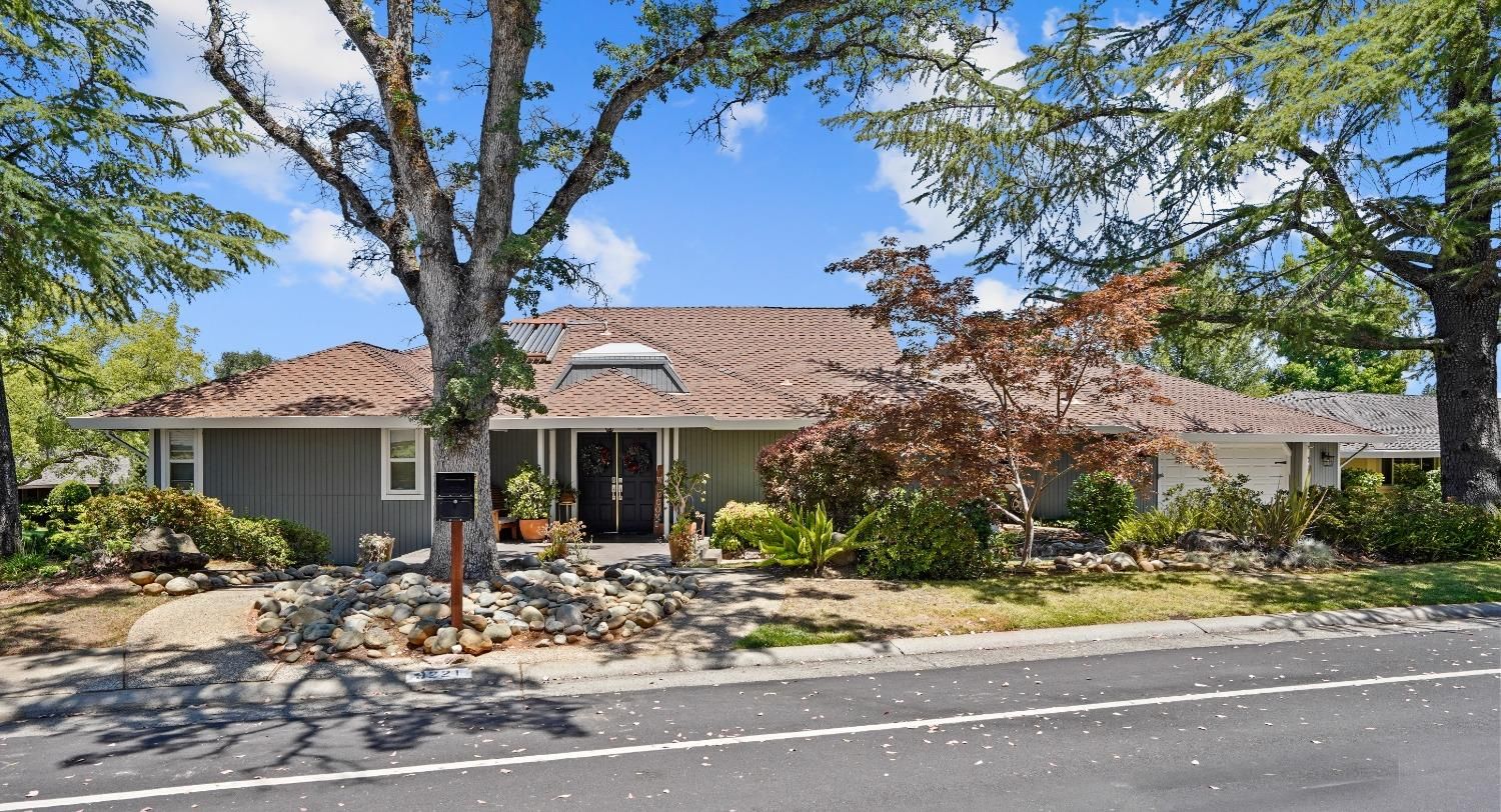 9221 Winding Oak Drive