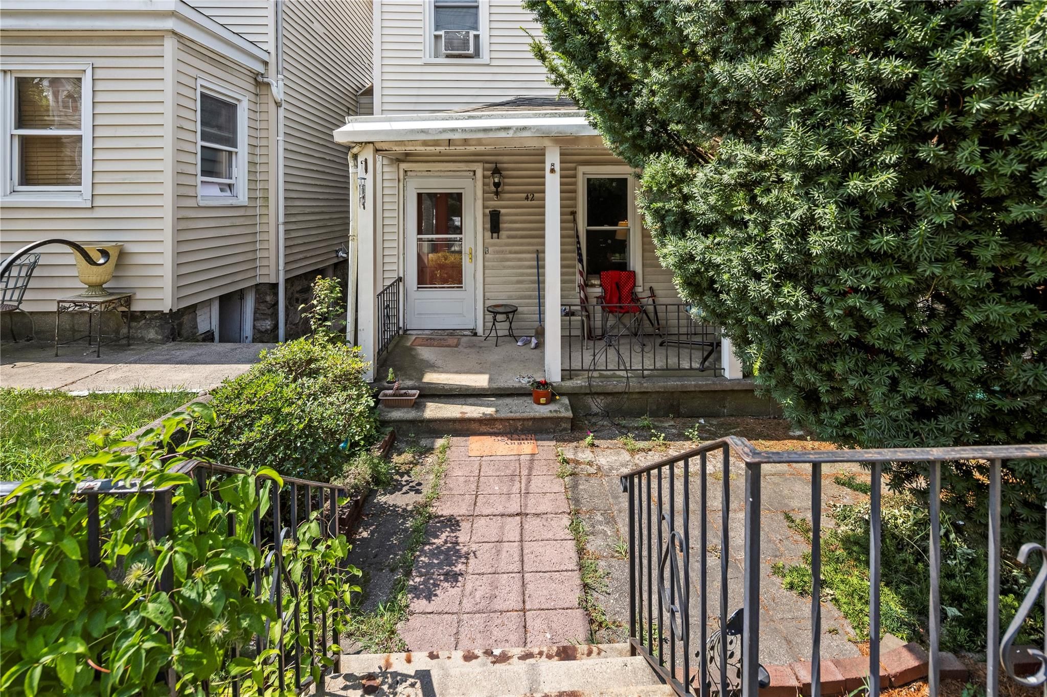 42 Edgewood Avenue
