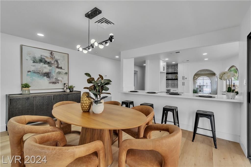 2113 Plaza Del Fuentes