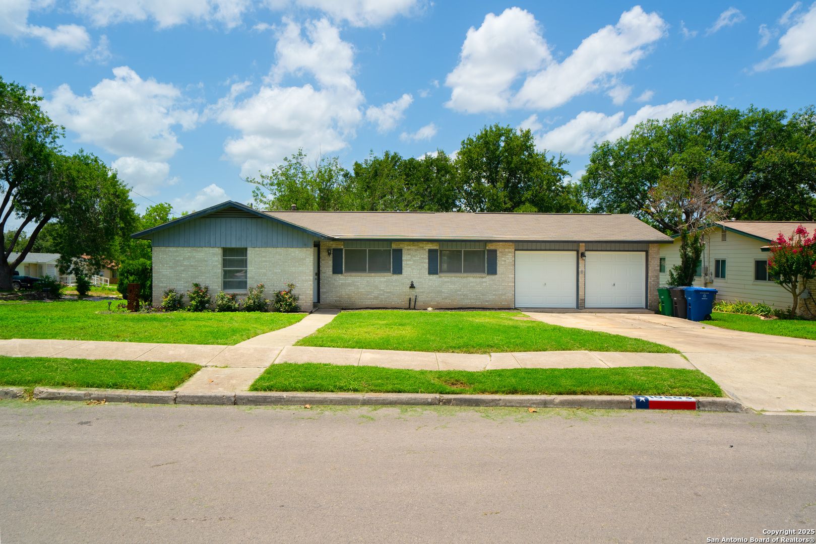 10803 Edgecrest
