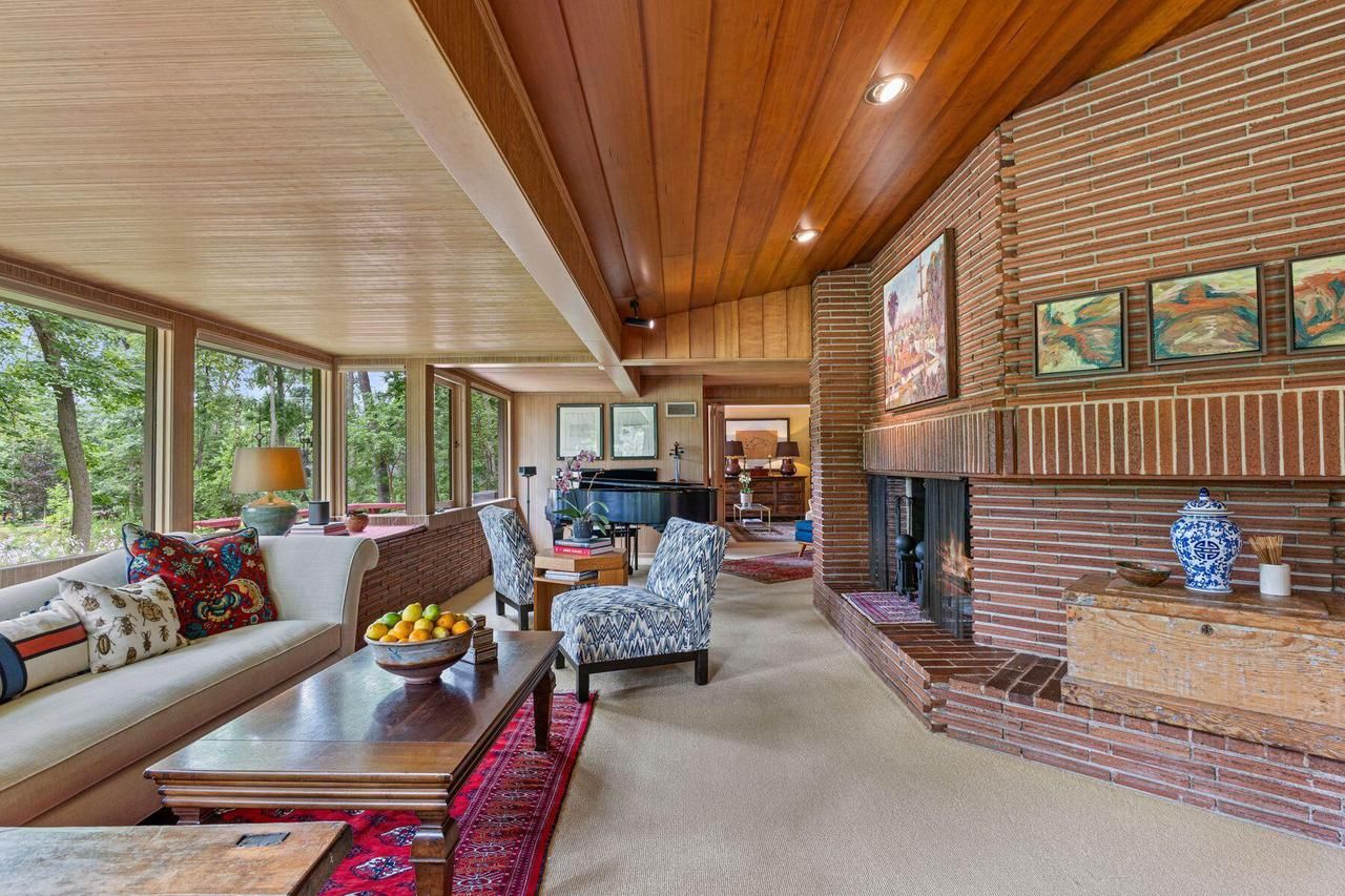 2536 Green Haze Avenue