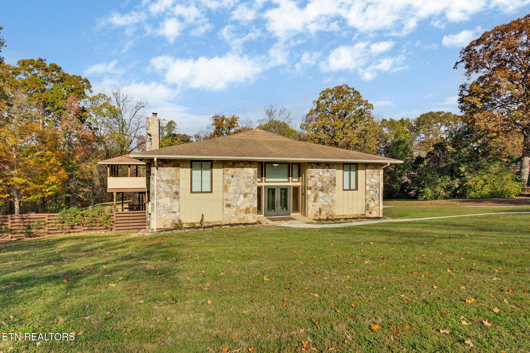 10105 Loma Drive