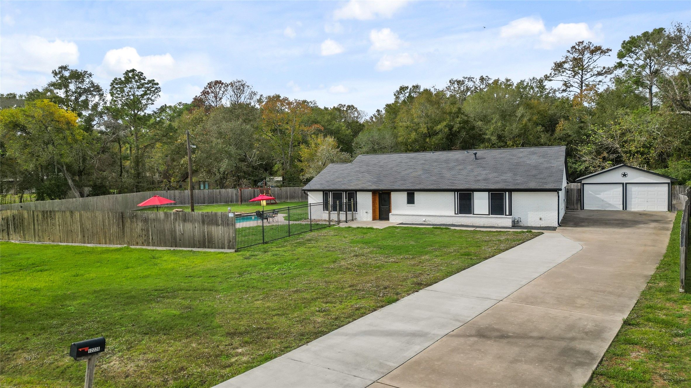 12226 Oak Lane