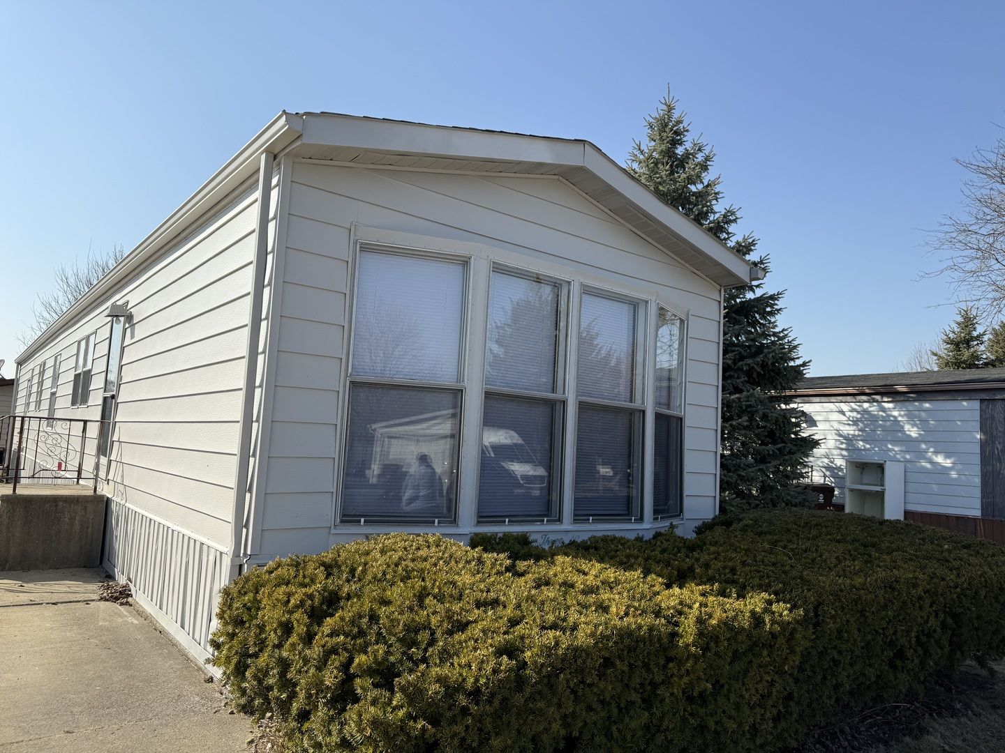 319 Pleasant Road