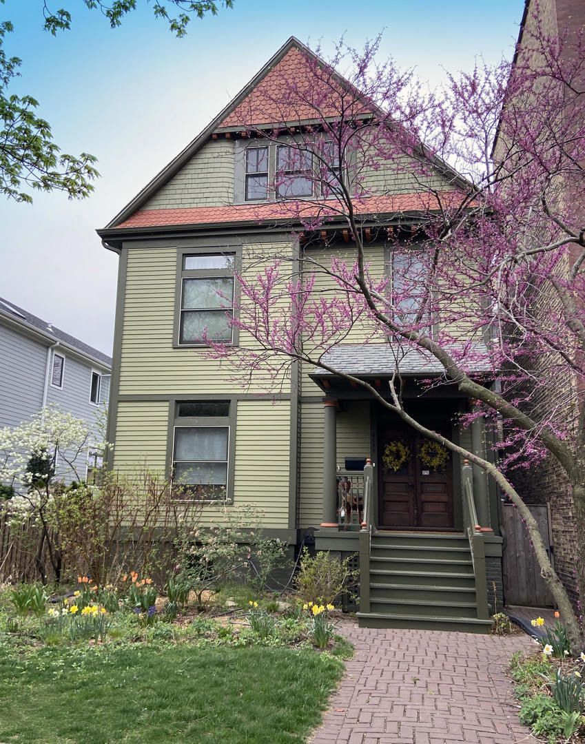 4646 N Hermitage Avenue