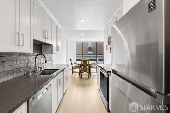 1000 Franklin Street 205