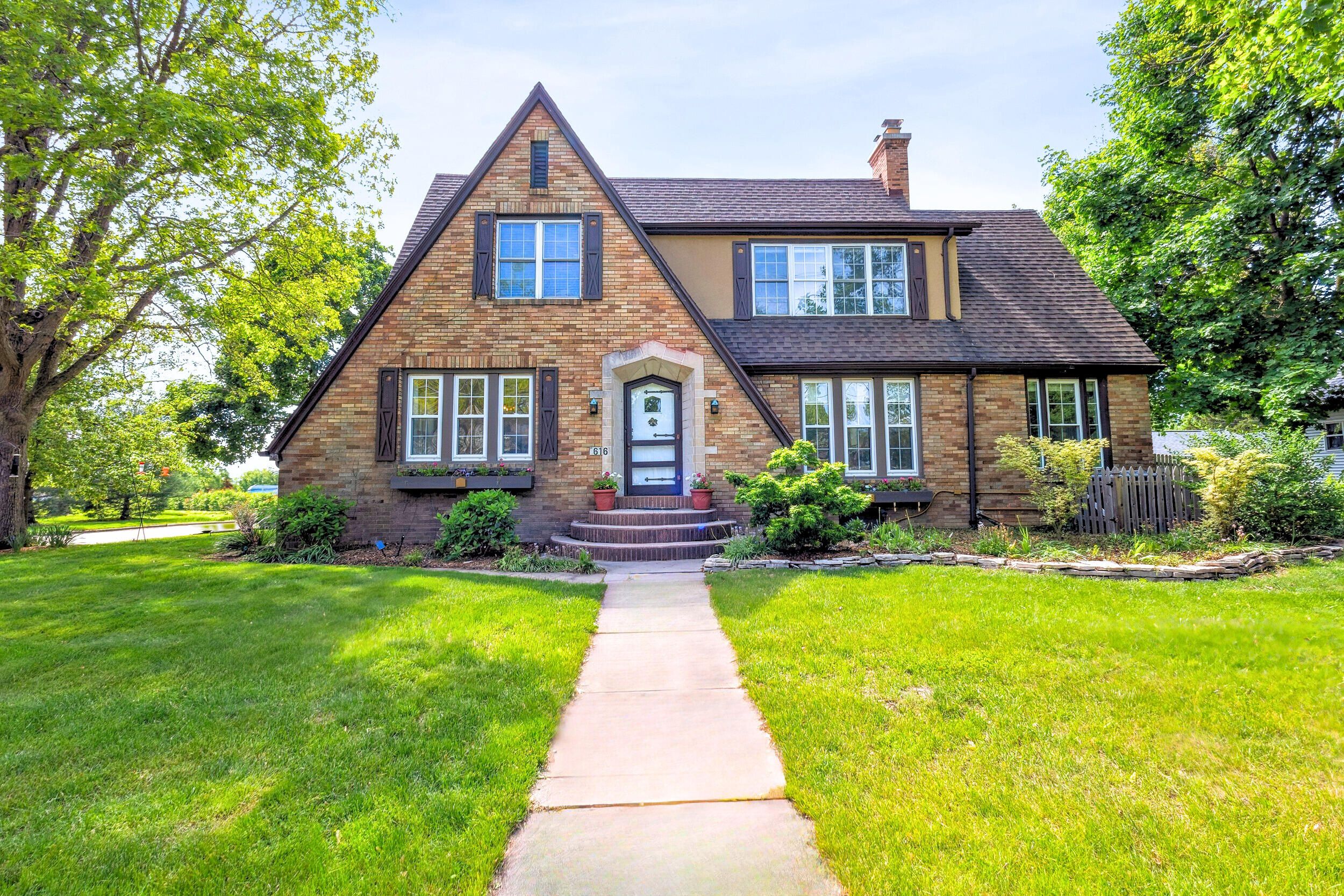 616 S Elm Street