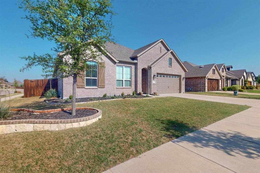 1696 Storey Lane