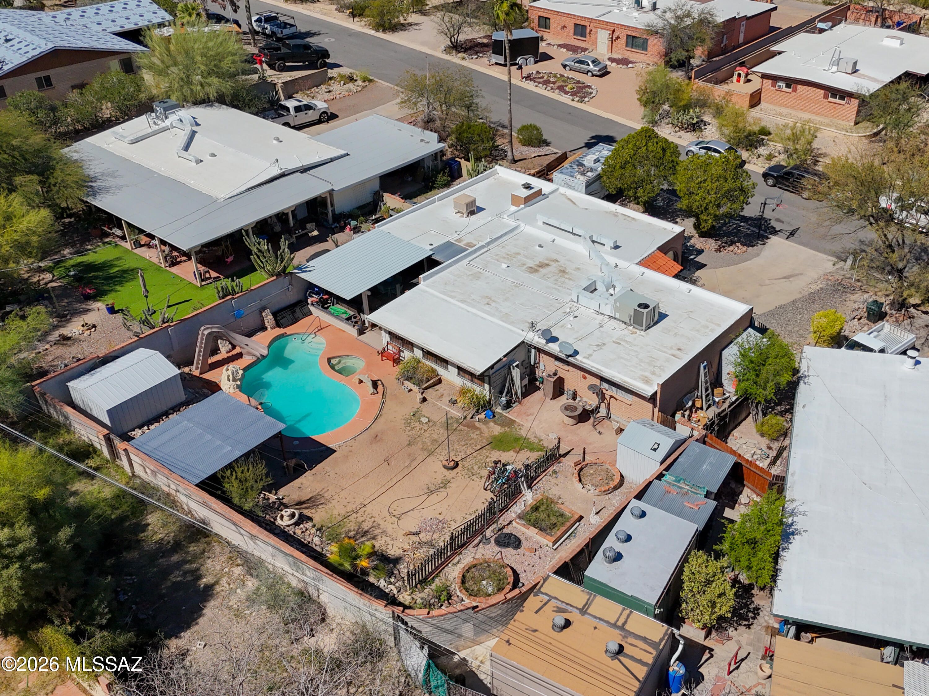 2209 W Window Rock Drive