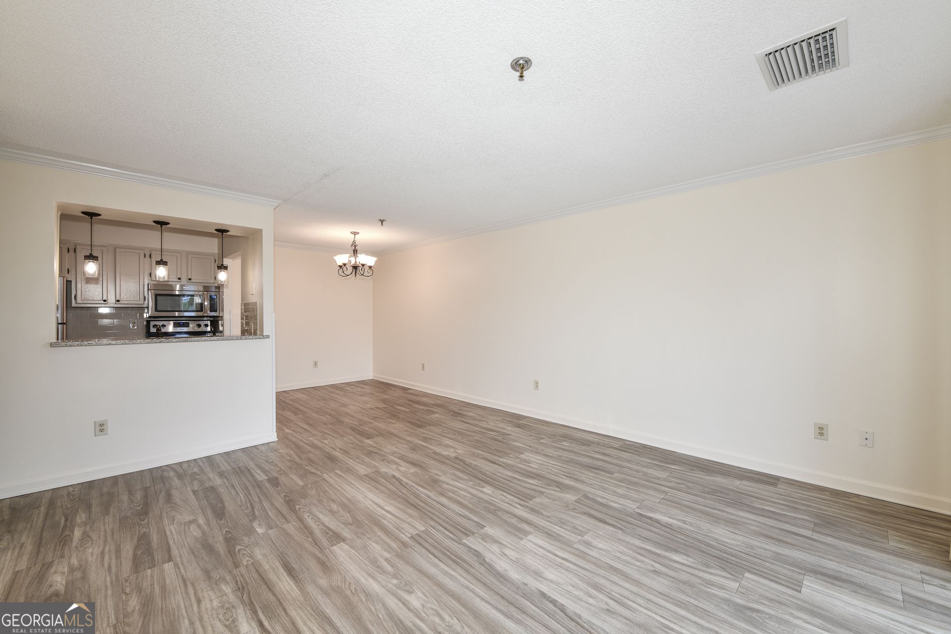 300 Johnson Ferry Road A612