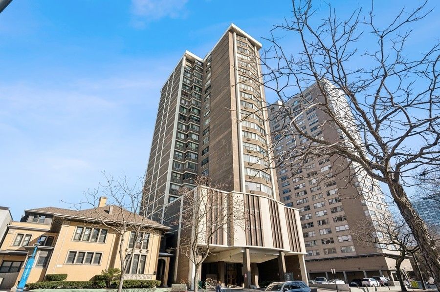 6325 N Sheridan Road 1607