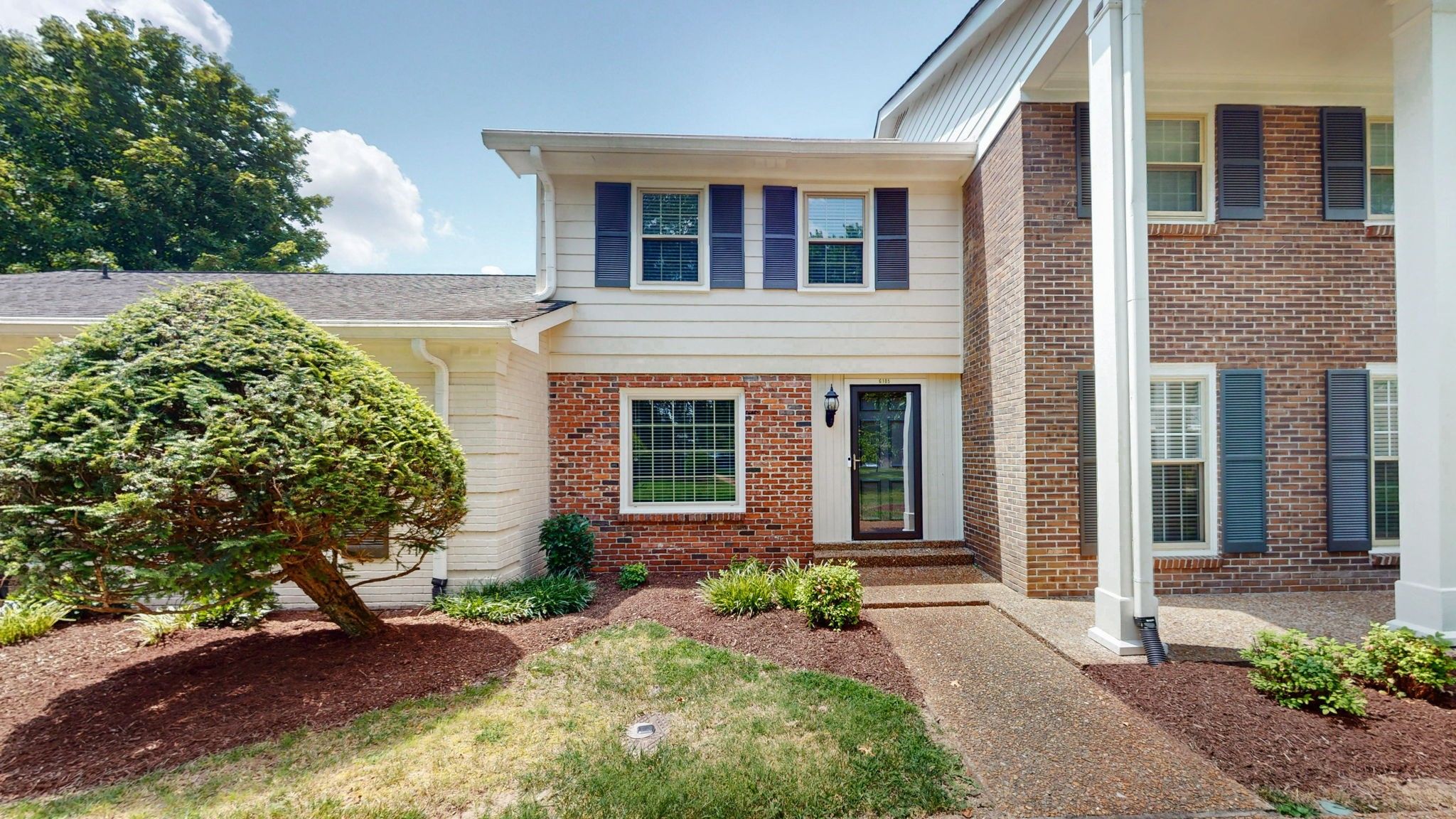 1002 E Northfield Blvd G105