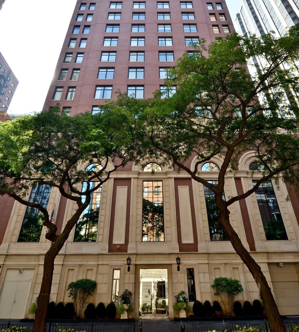 1122 N Dearborn Street 7A