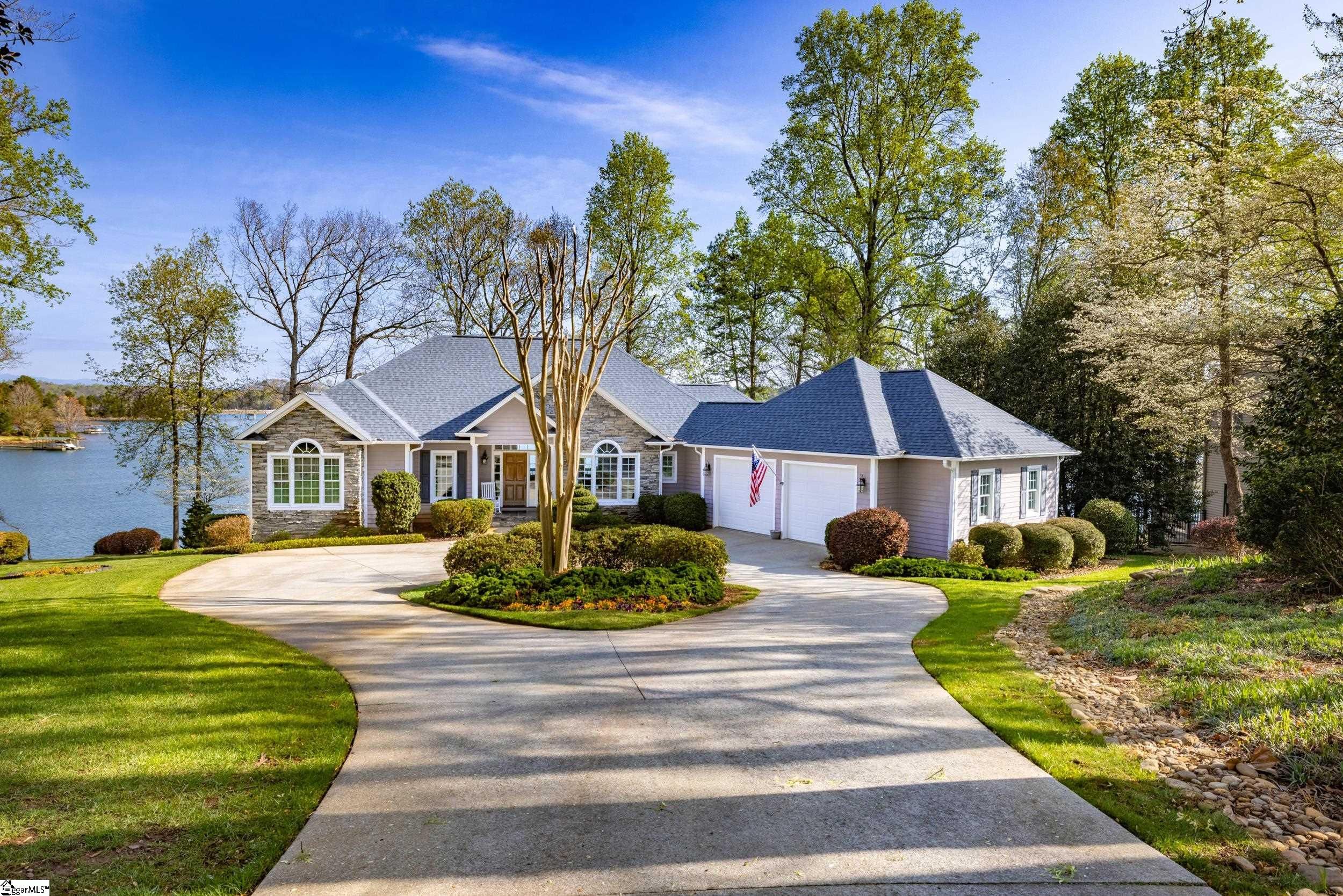 138 South Oak Pointe Drive