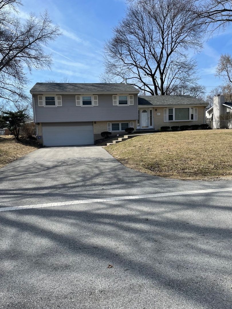 3 S 214  Ironwood Drive