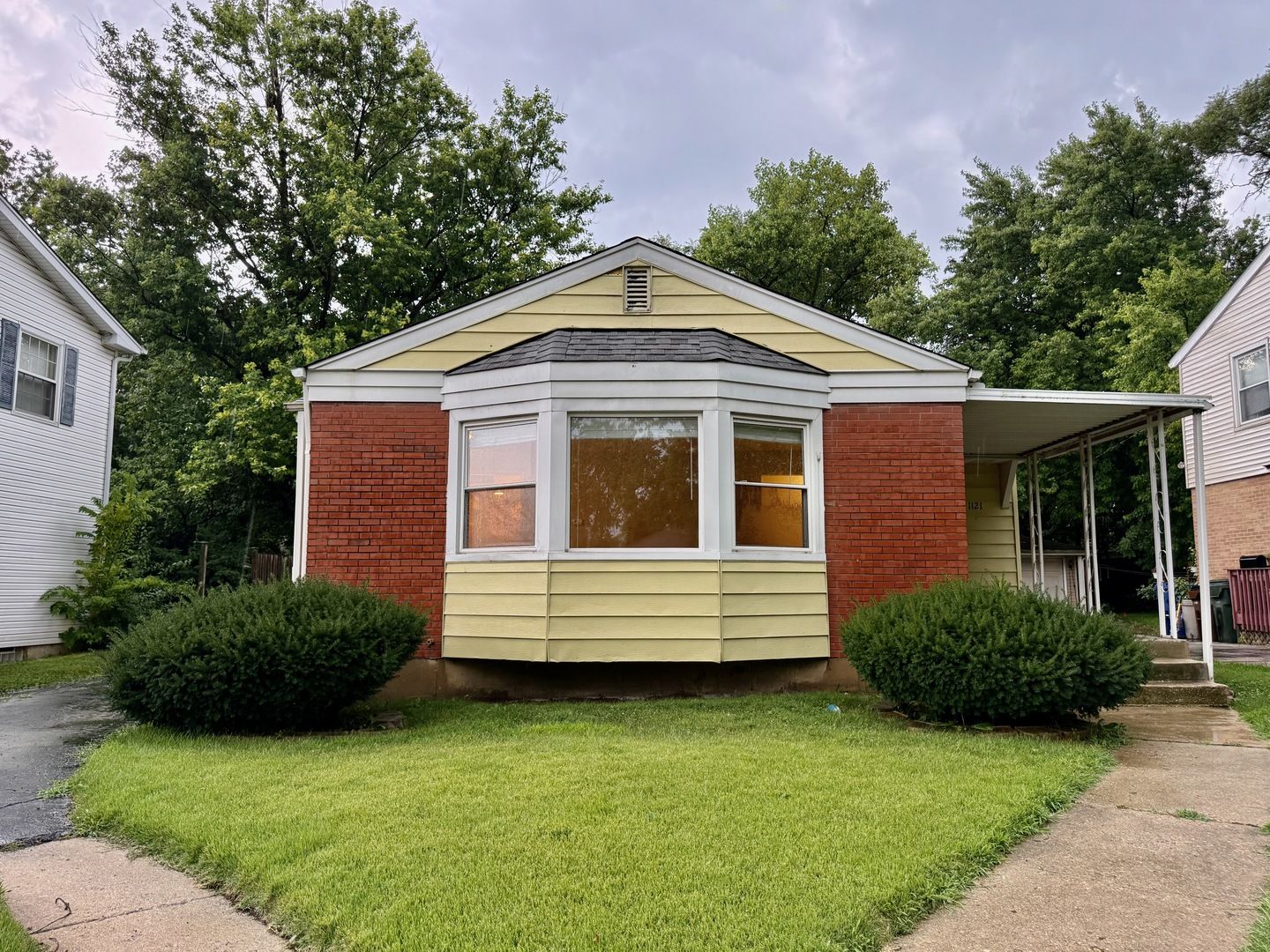 1121 Olive Road