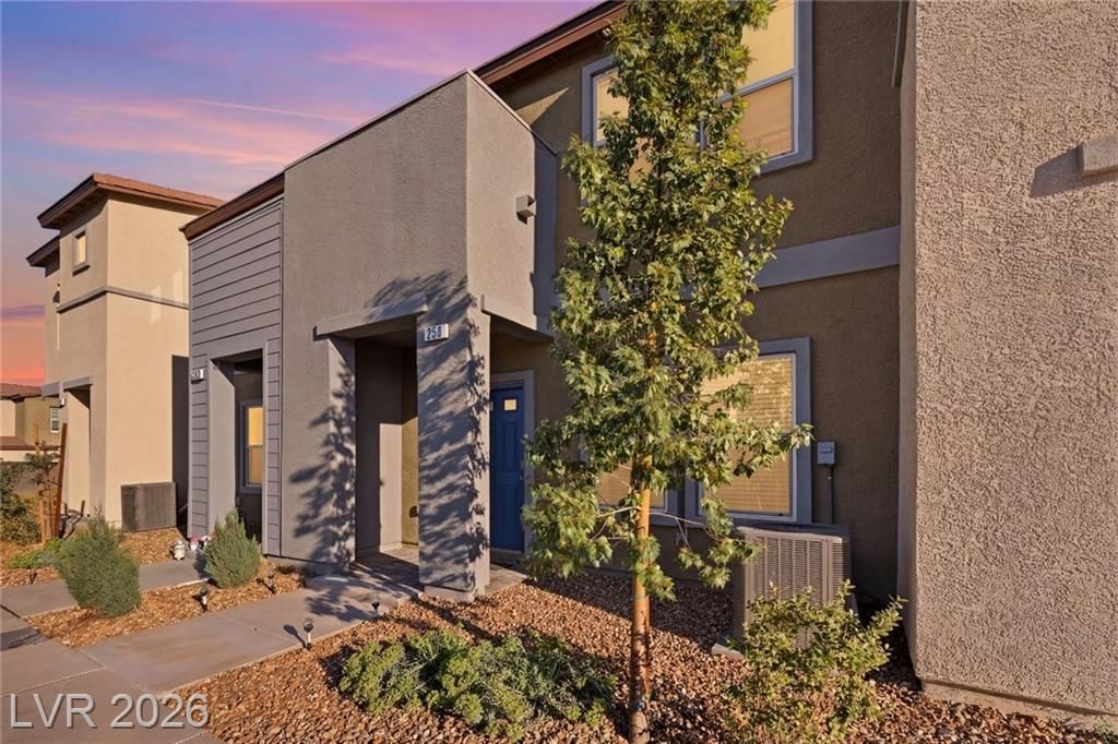 554 Foothill Cove Lane