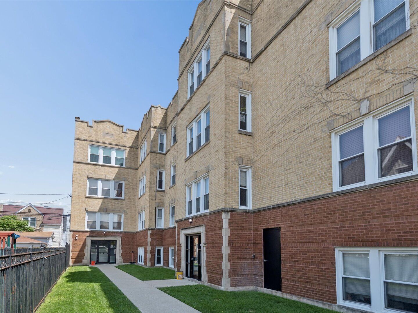 3042 W Diversey Avenue G