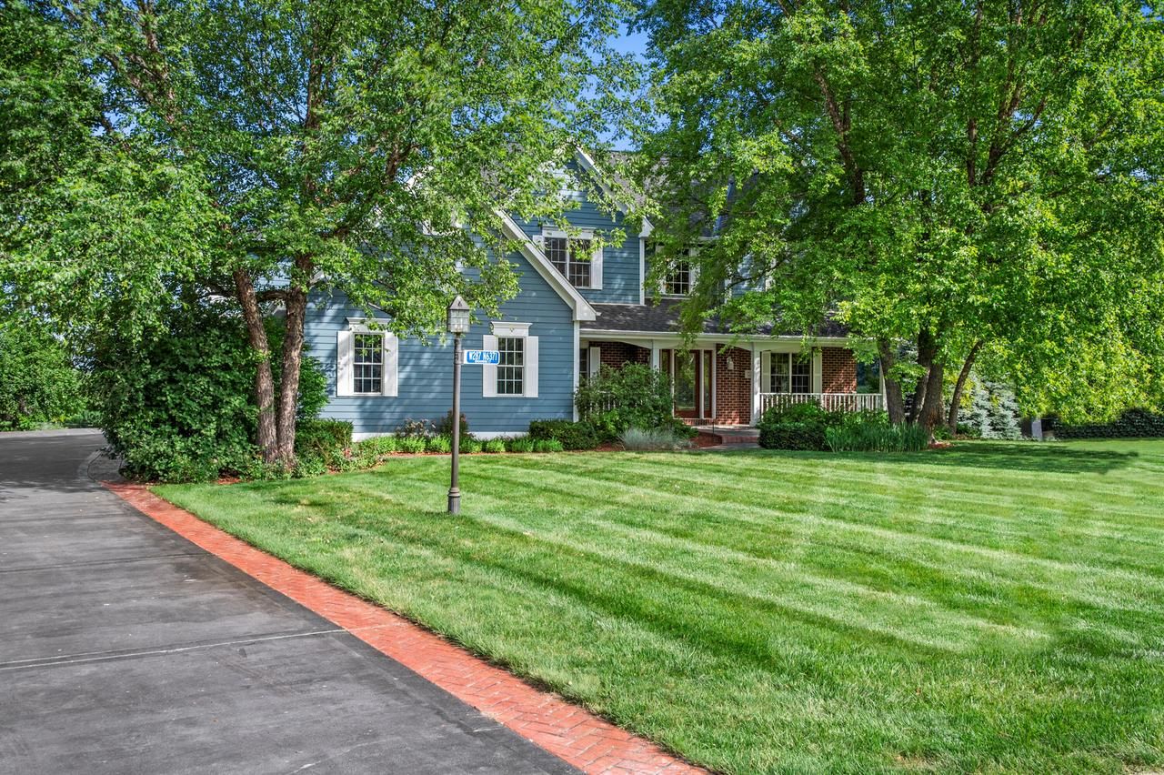 W287n6371 Broadwing Court