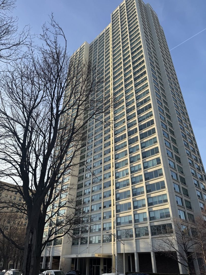 1700 E 56th Street 3201