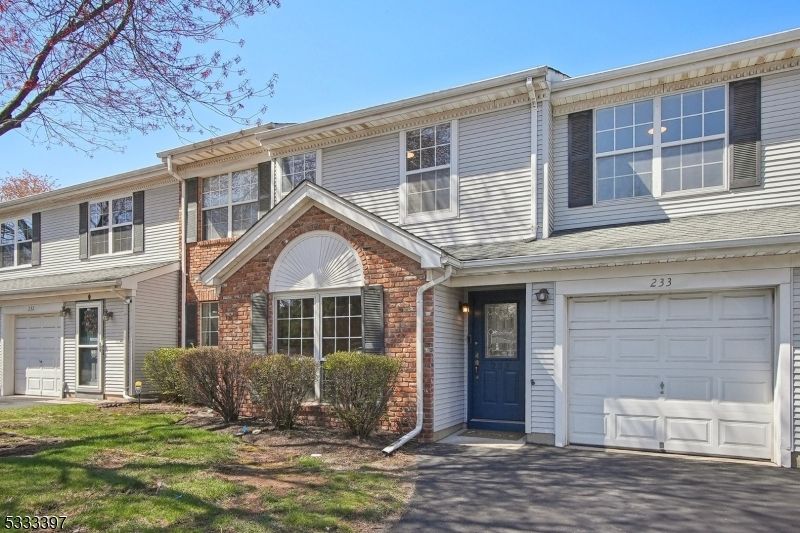 233 Harlech Way