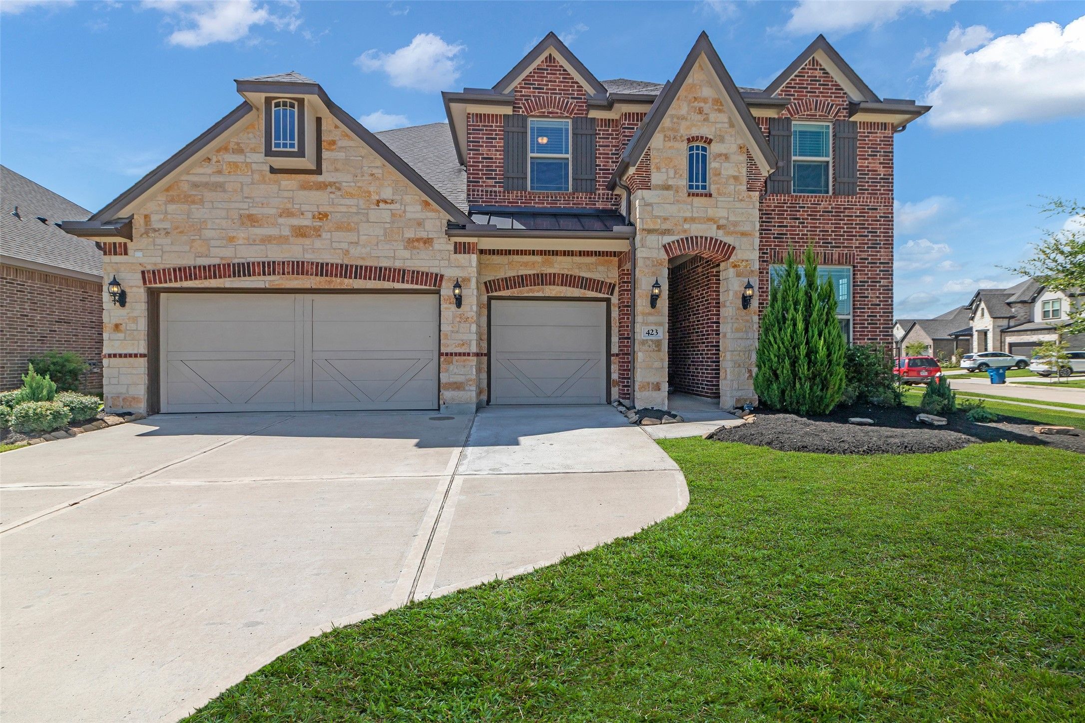 423 Round Top Street