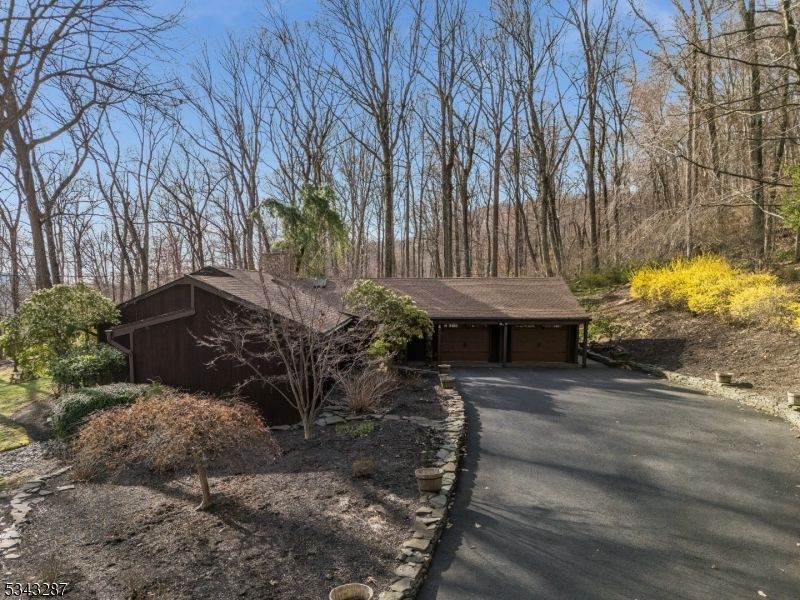 42 Spring Hill Rd
