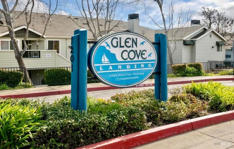 1201 Glen Cove Parkway 711