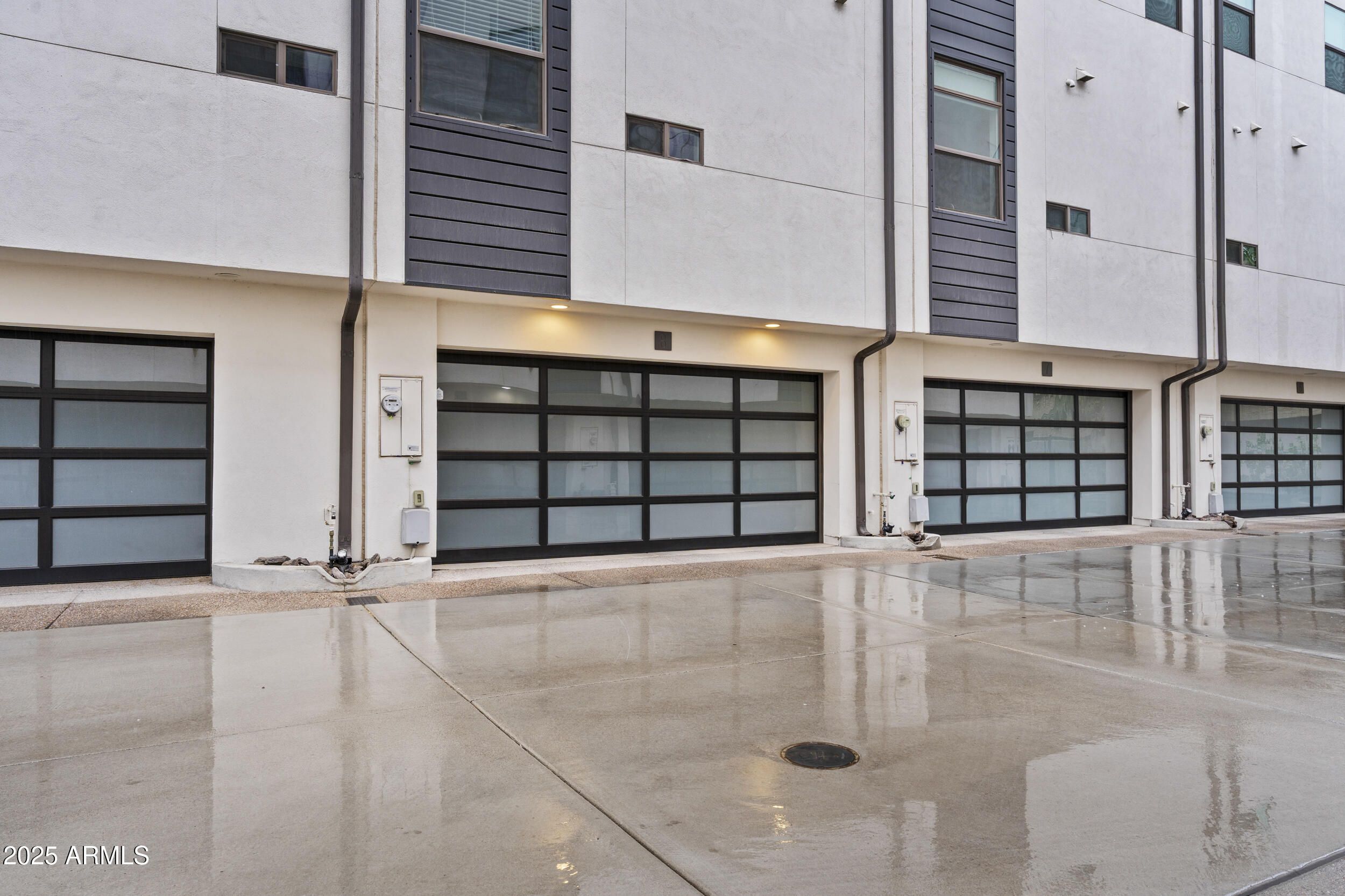 325 E Coronado Road 8