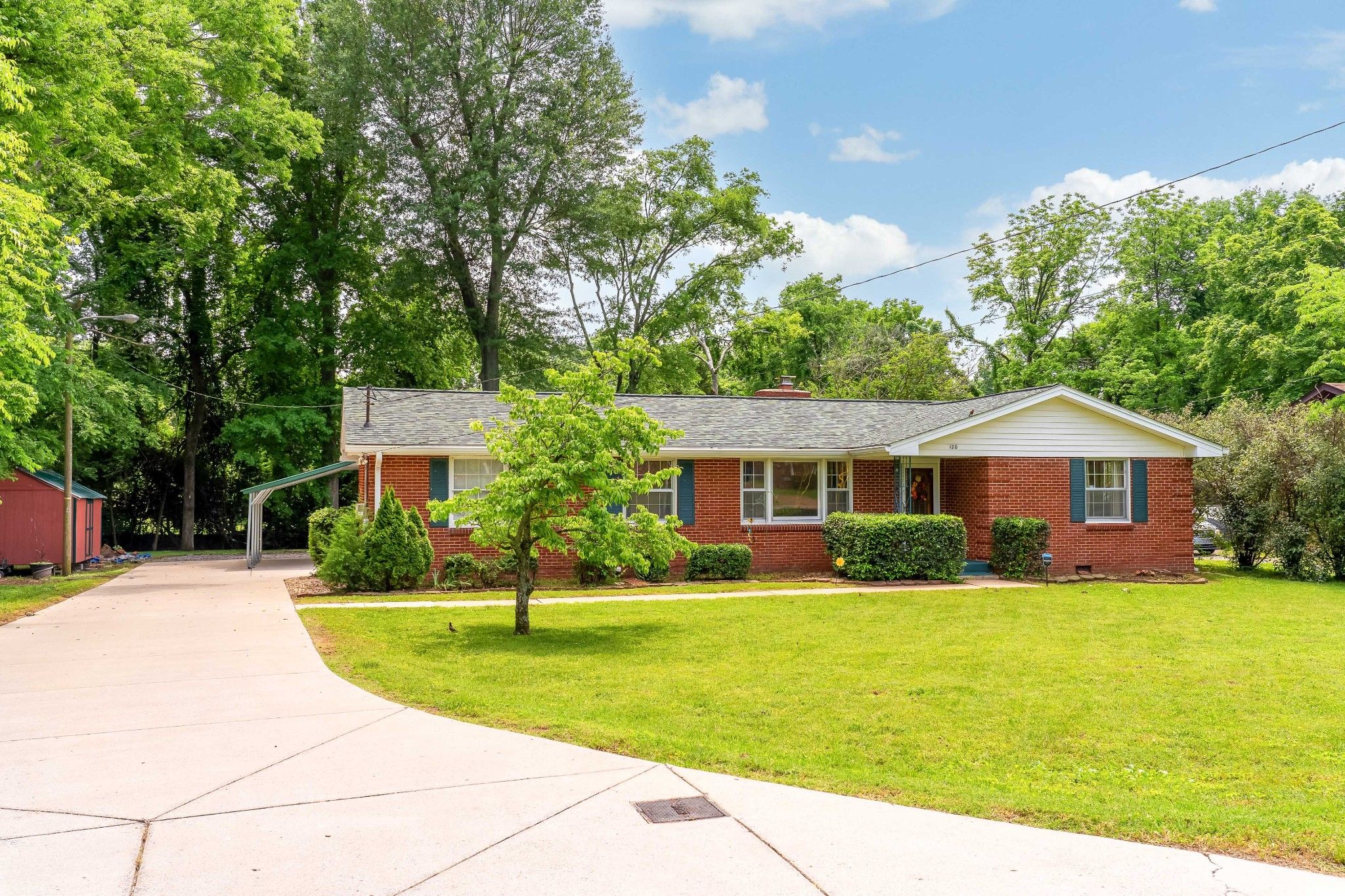120 Donna Dr