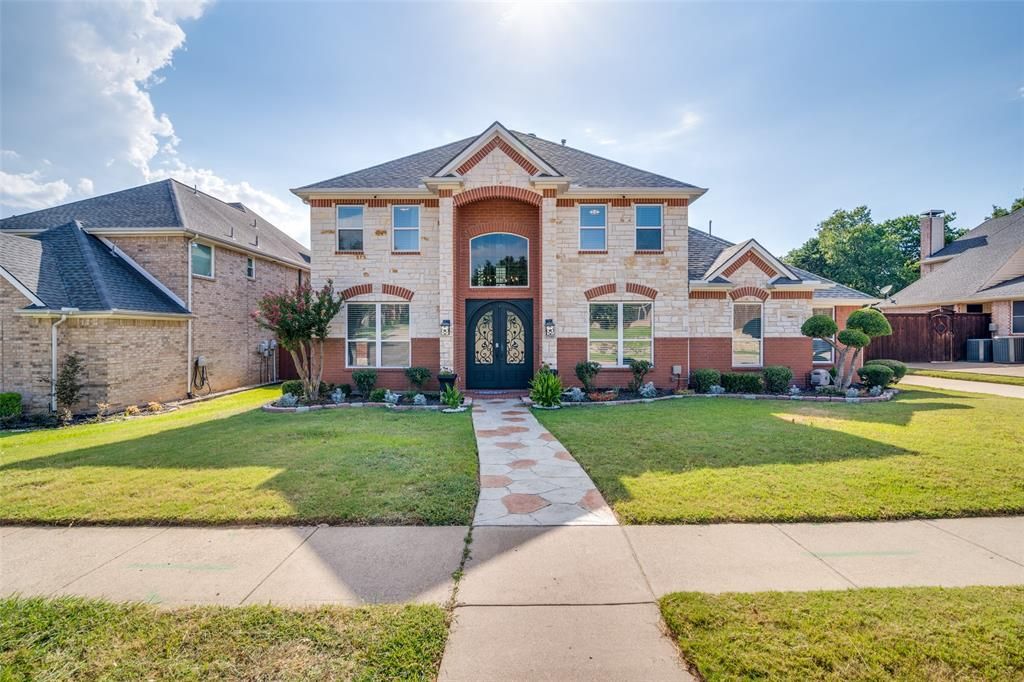 2709 Lakeway Drive