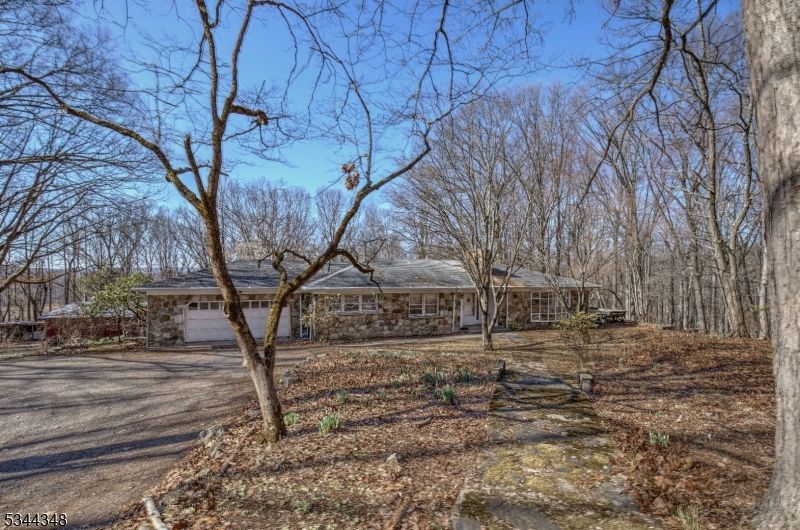 31 Herman Thau Rd