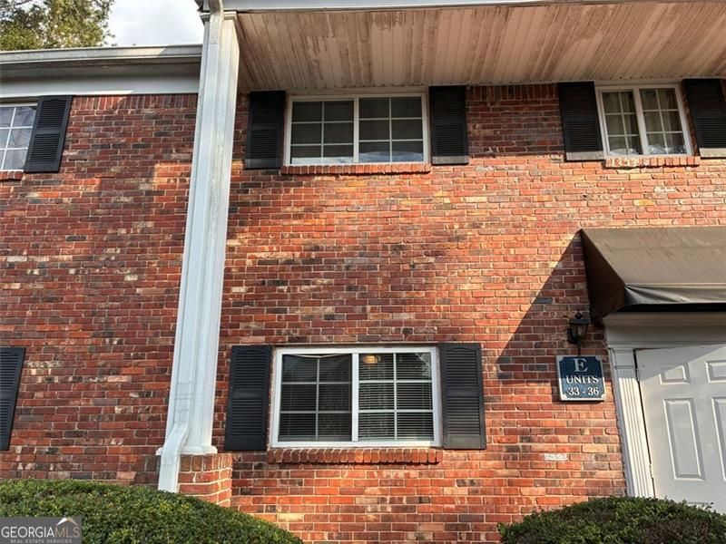 195 Sycamore Drive E33