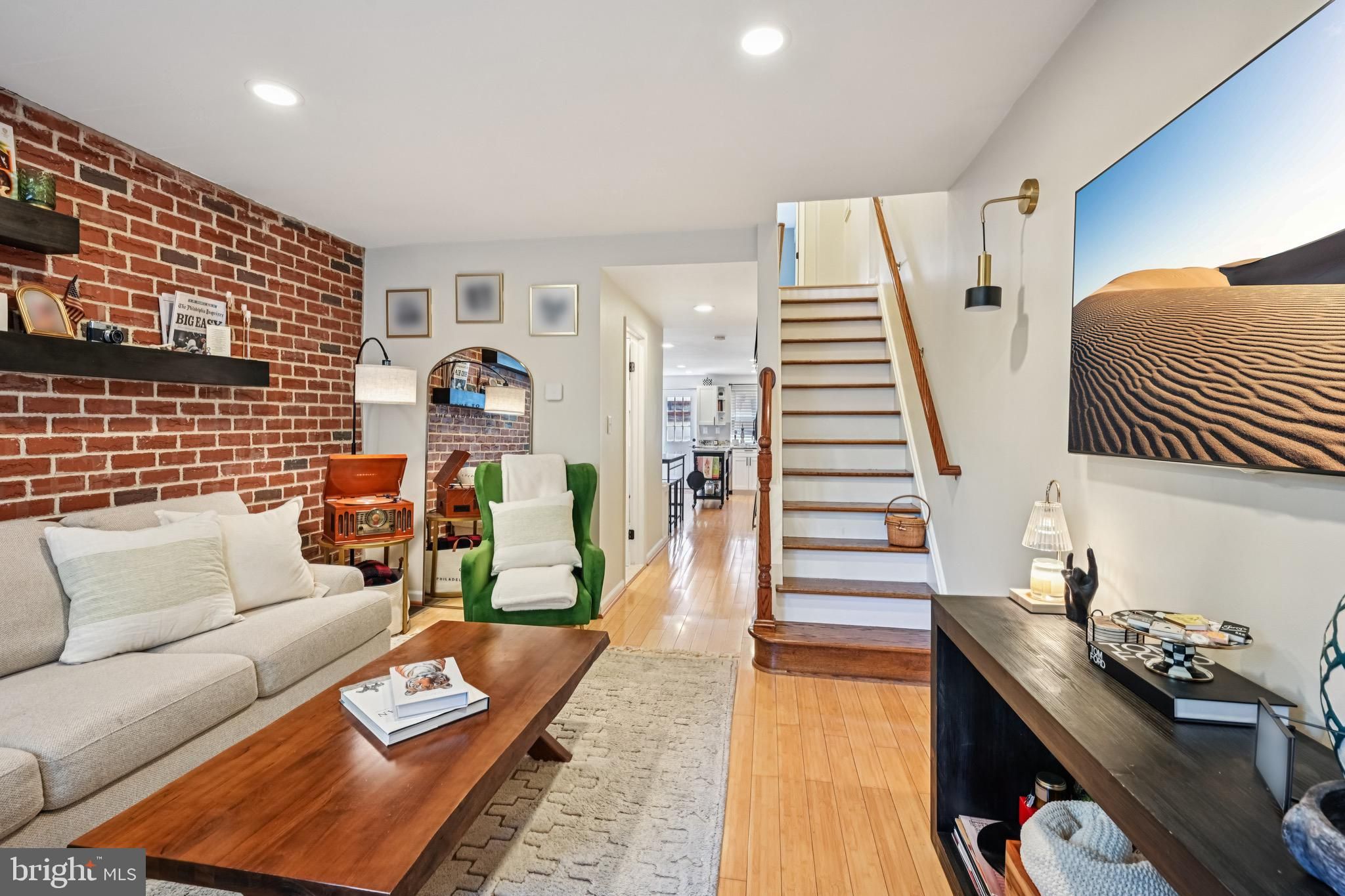 330 W George Street