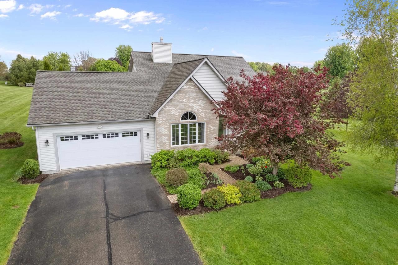 N8416 Fairway Drive
