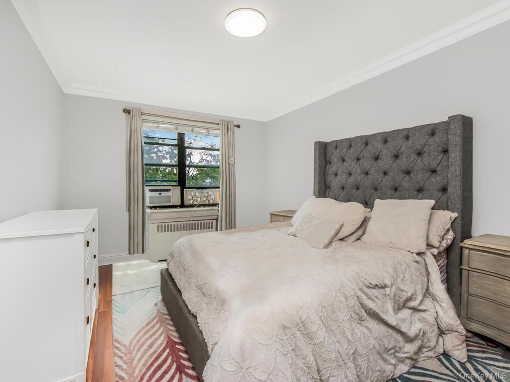 470 North Broadway B34