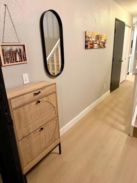 421 Sierra Vista Avenue 7