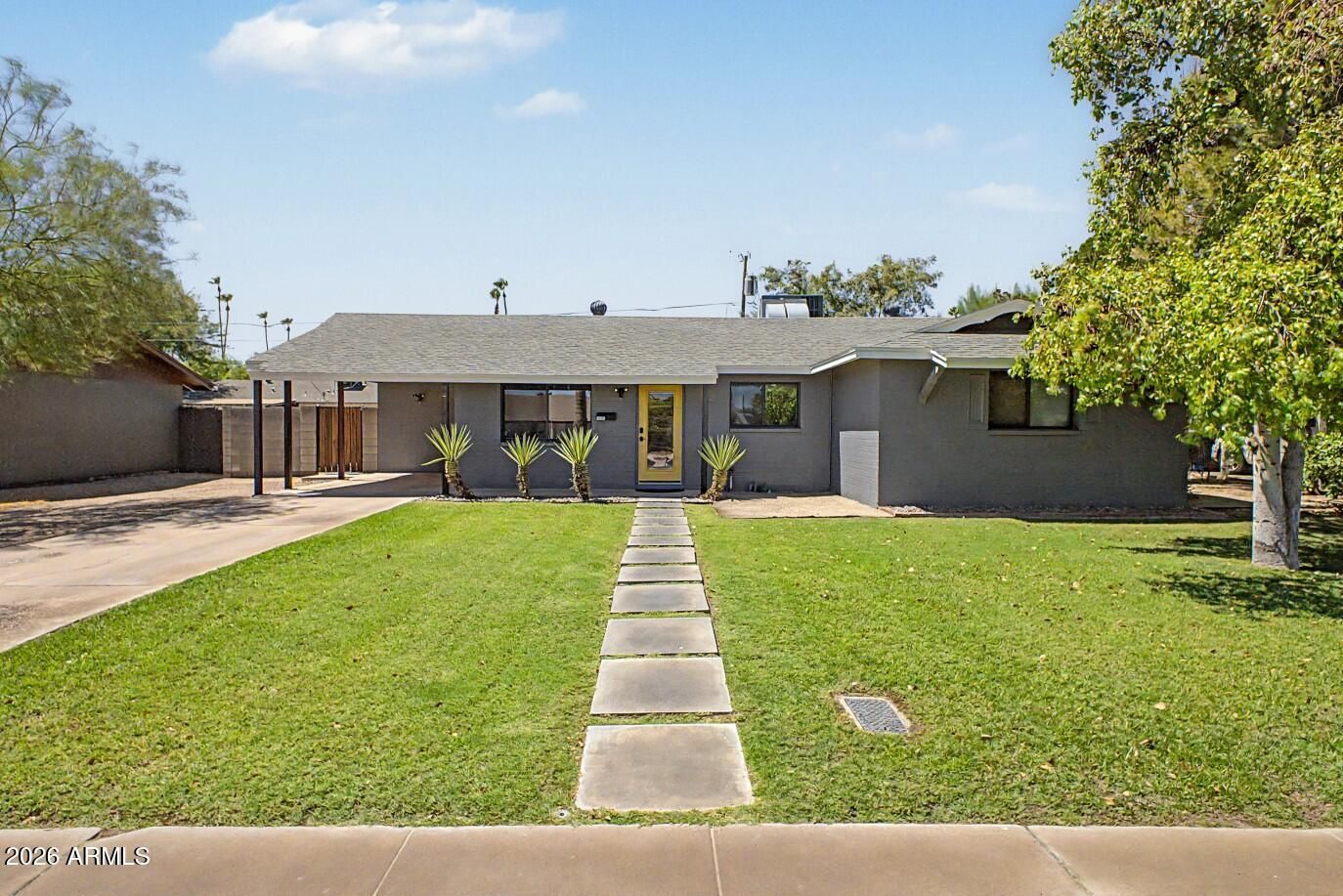 1031 W 12th Place
