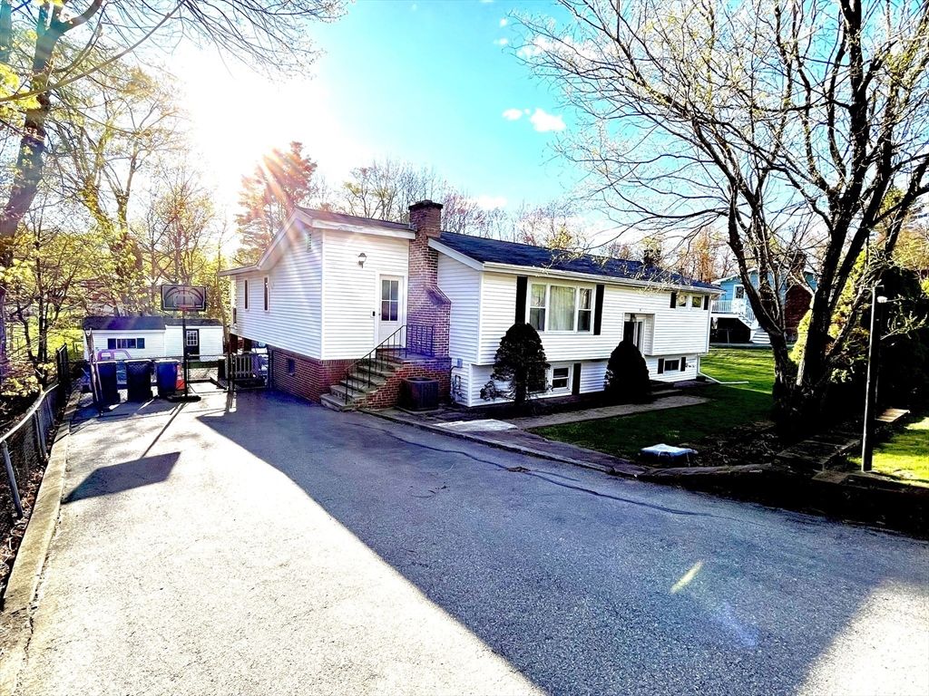 4 Richardson Rd