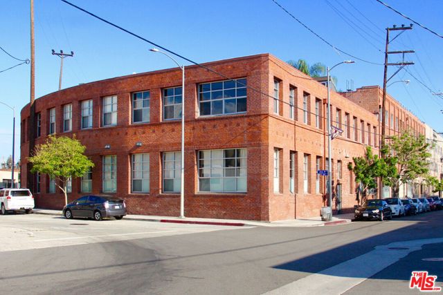 500 Molino Street 214