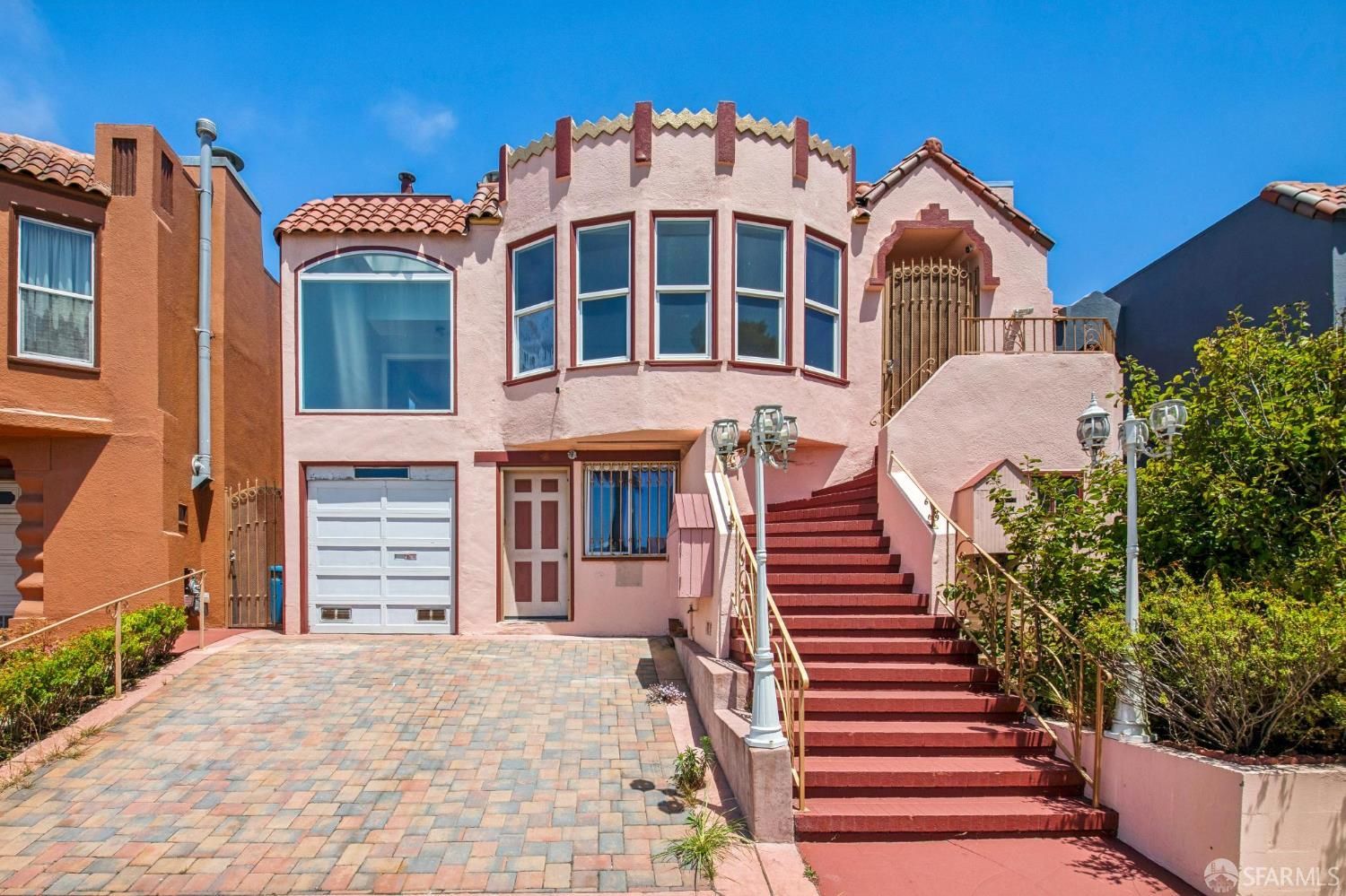 77 Benton Avenue