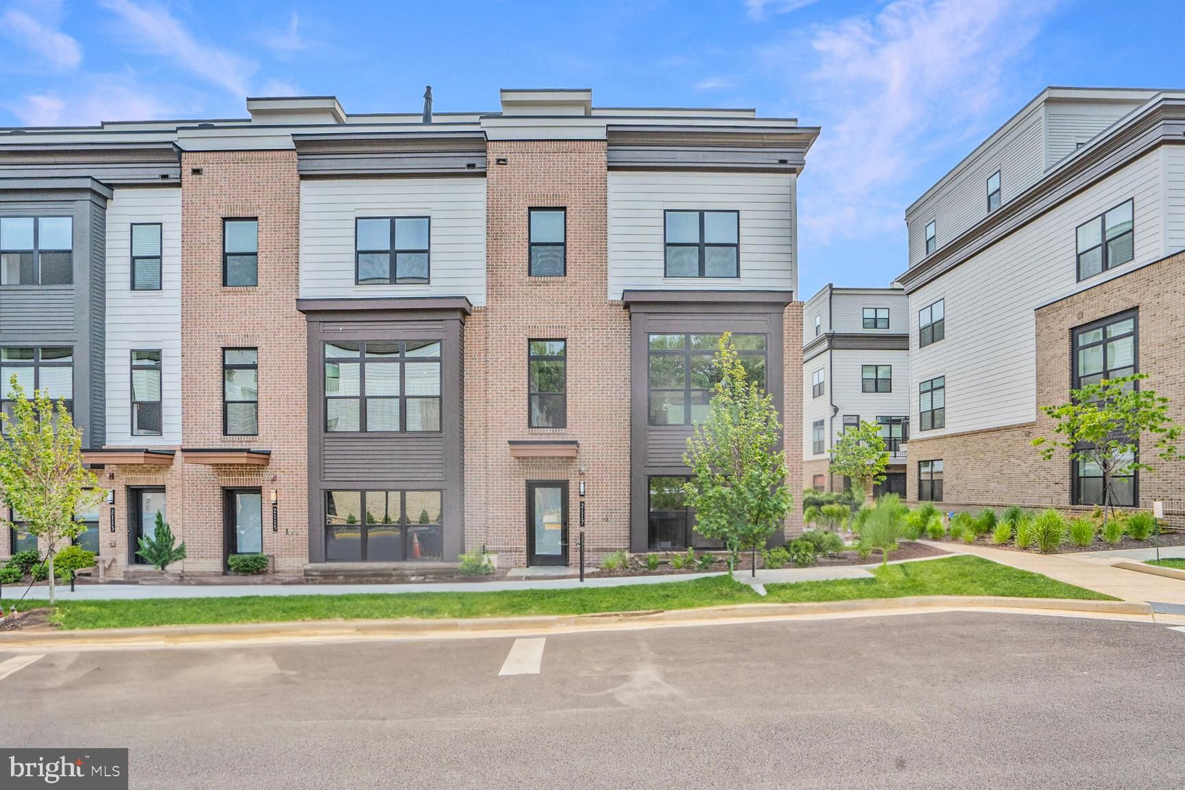 2083 Tysons Ridgeline Road ELEVATOR LOT 80