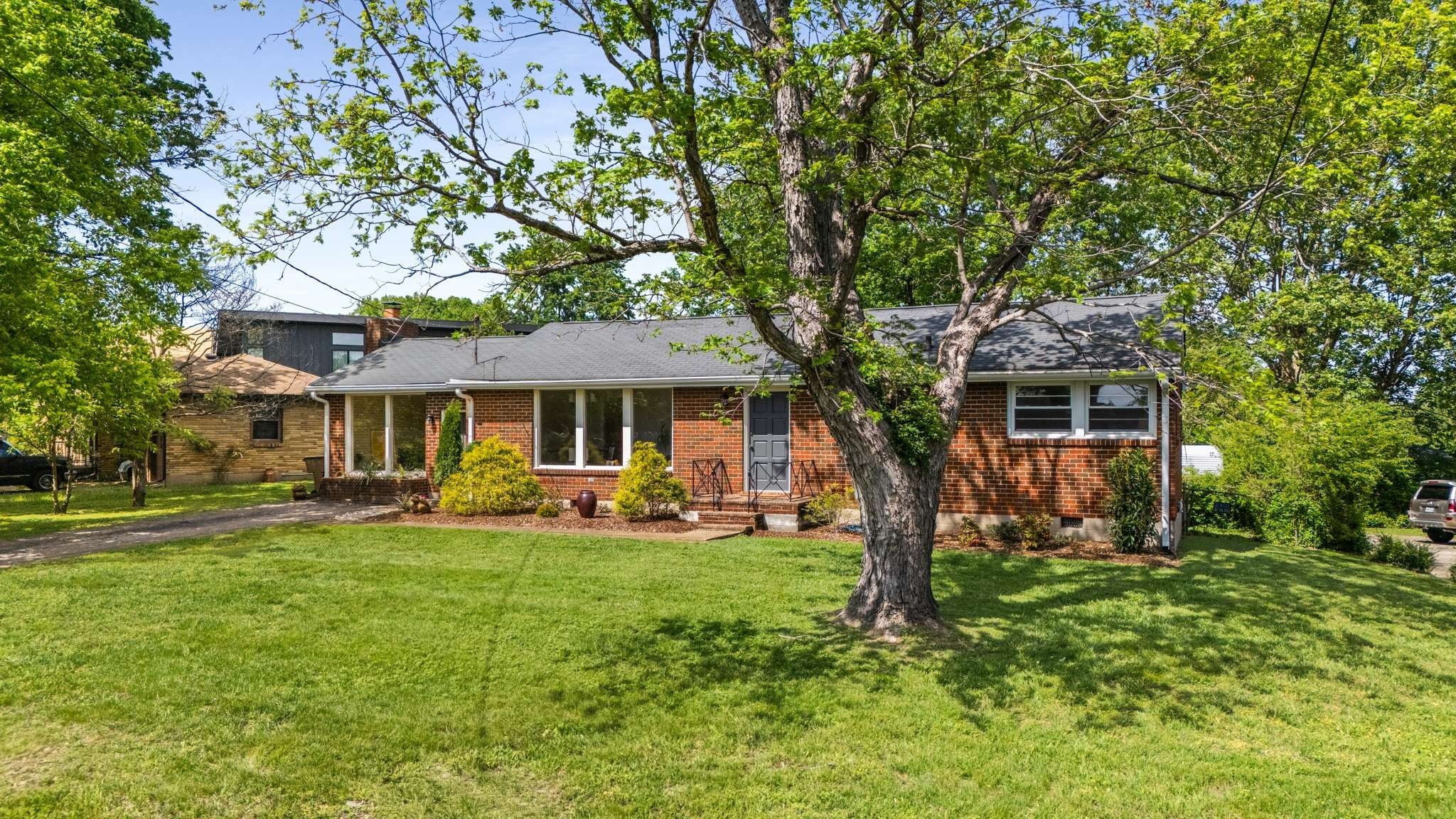 805 Potter Ln