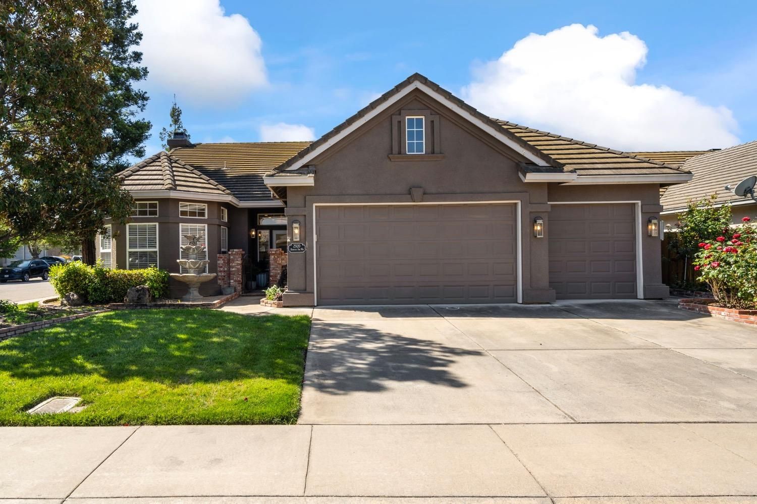 2920 Heritage Oak Way
