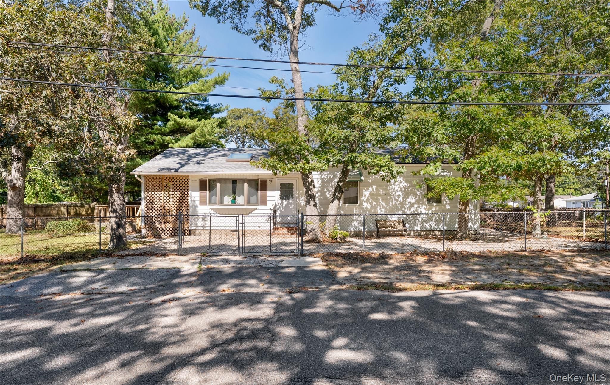 16 Daisy Place